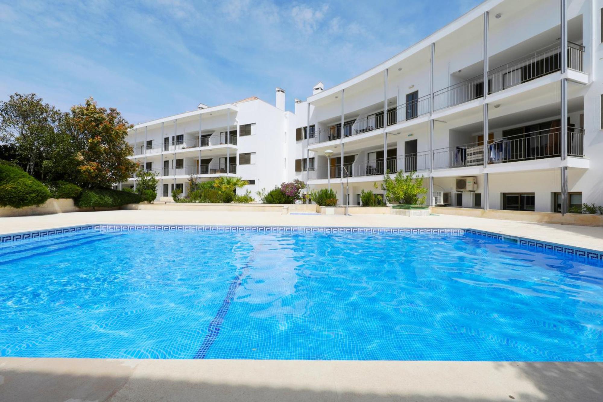 Barnton, Centre Tavira